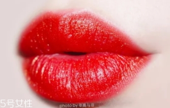 美寶蓮金屬唇膏多少錢？劉昊然同款金屬唇膏