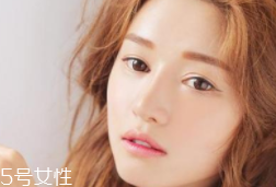 妝前乳顏色怎么選？常見(jiàn)6色對(duì)應(yīng)不同膚色