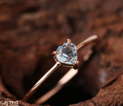 海藍寶石戴哪只手？最佳的天然護身符