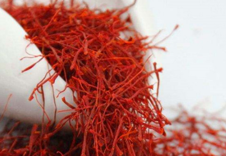 藏紅花泡腳會不會上火？藏紅花性平和一般不上火