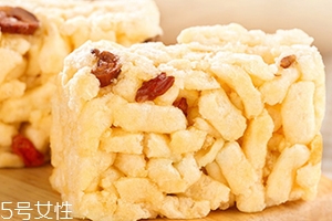 沙琪瑪產(chǎn)婦可以吃嗎？哺乳期吃東西要注意