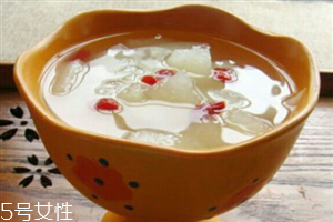 冰糖雪梨是熱喝還是涼喝好？冰糖雪梨怎么做？