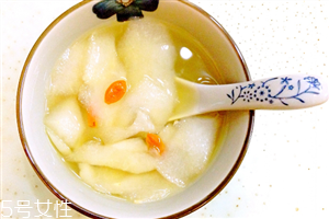 冰糖雪梨是喝水還是吃梨？冰糖雪梨的功效與作用