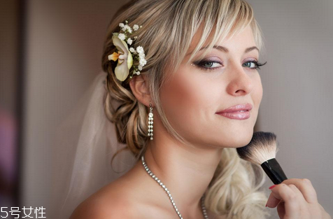 淡妝眼影怎么畫(huà)好看？好用的眼影膏和眼影產(chǎn)品推薦