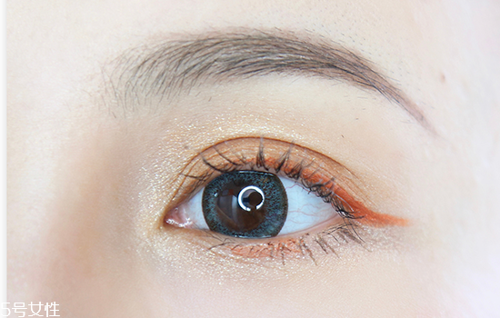 南瓜色眼影怎么畫？南瓜色眼妝畫法教程