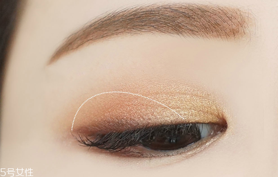 冬天眼影適合什么顏色？黃皮選擇南瓜色的理由