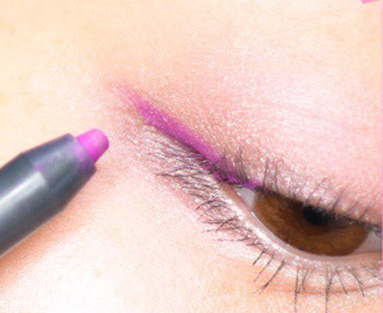 桃花眼妝容好看嗎？桃花眼妝容教程