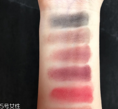 zoeva眼影多少錢？zoeva queens guard眼影盤試色