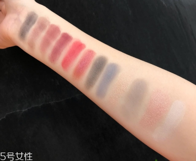 zoeva眼影多少錢？zoeva queens guard眼影盤試色