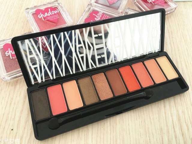 hold live眼影好用嗎？顯色度超贊