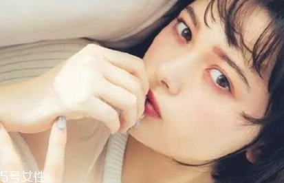 怎樣防止眼影暈染？七種日常眼影搭配秘訣