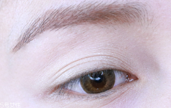 眼影膏和眼影哪個好用？日常眼影畫法教程