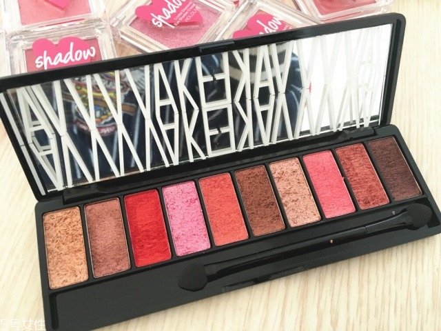 hold live眼影好用嗎？顯色度超贊