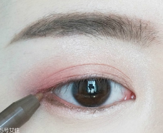 桃花眼妝容好看嗎？桃花眼妝容教程