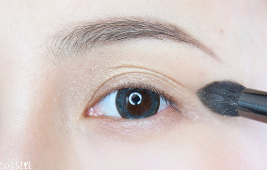南瓜色眼影怎么畫？南瓜色眼妝畫法教程
