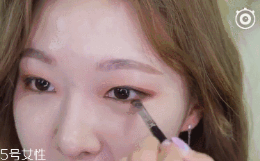 內(nèi)雙怎么畫眼線？內(nèi)雙眼皮畫眼妝技巧