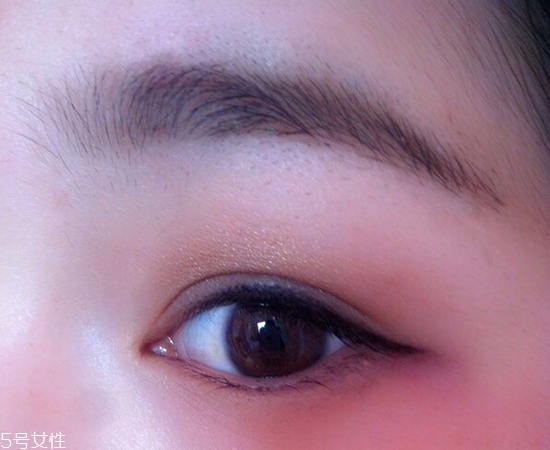內(nèi)雙怎么畫眼線？內(nèi)雙眼皮畫眼妝技巧