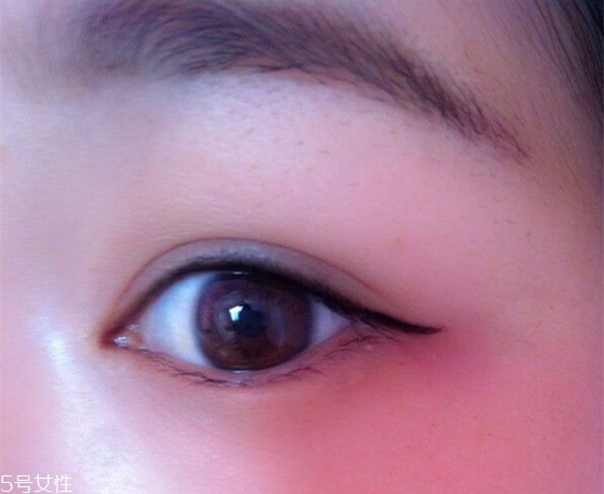 內(nèi)雙怎么畫眼線？內(nèi)雙眼皮畫眼妝技巧