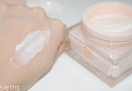 紀(jì)梵希少女面霜適合多大年齡？還你一個(gè)少女肌