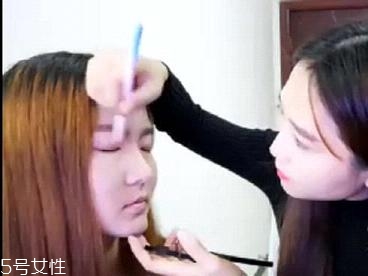 內(nèi)雙怎么畫眼線？內(nèi)雙眼皮畫眼妝技巧