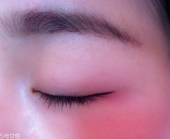 內(nèi)雙怎么畫眼線？內(nèi)雙眼皮畫眼妝技巧