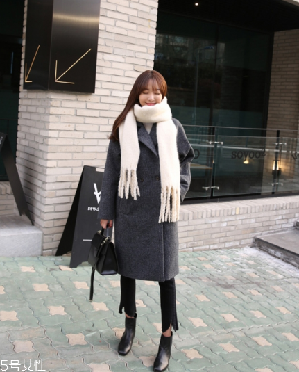 什么顏色圍巾顯臉白？選擇這幾條準(zhǔn)沒錯