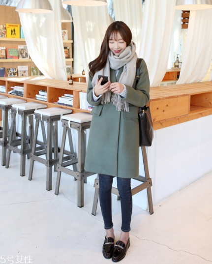 什么顏色圍巾顯臉白？選擇這幾條準(zhǔn)沒錯