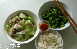 飲食護(hù)膚究竟有沒有效？不挑食才護(hù)膚
