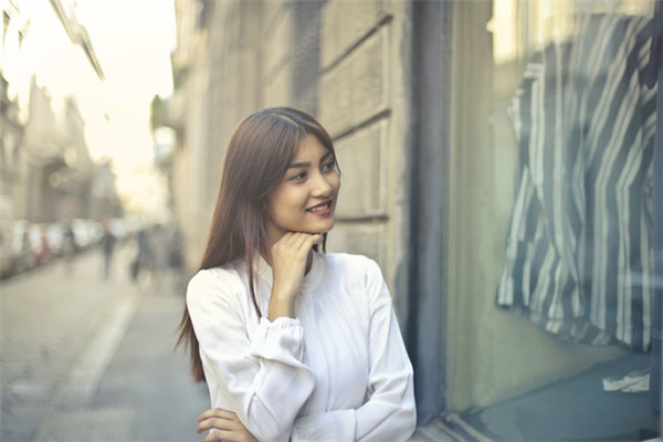 職場(chǎng)筆記:自信對(duì)人生的重要性 是對(duì)自己眼神感到確信