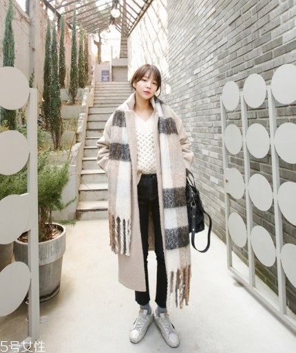 格子圍巾怎么搭配？瞬間打破冬日沉悶感