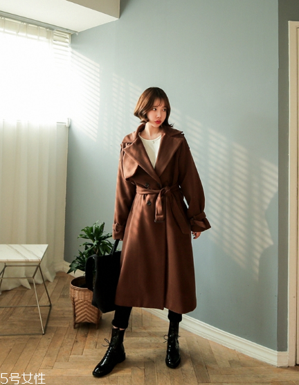過(guò)膝大衣適合什么身材？這樣穿絕對(duì)美上天