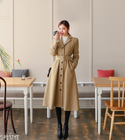 過(guò)膝大衣適合什么身材？這樣穿絕對(duì)美上天