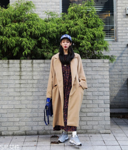 過(guò)膝大衣適合什么身材？這樣穿絕對(duì)美上天