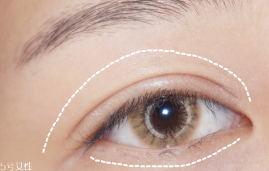 大地色眼影是什么顏色？上班族大眼妝教程