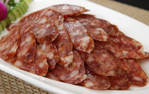 怎樣判斷臘腸煮熟了沒有？筷子戳一戳最為直接