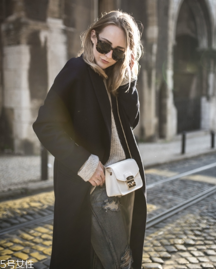 大衣什么顏色好看？這些顏色時髦又精致