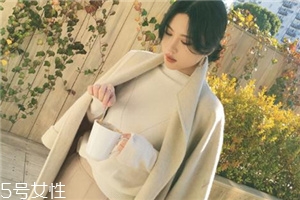 大衣會(huì)越穿越大嗎？一定要注意這幾個(gè)壞習(xí)慣