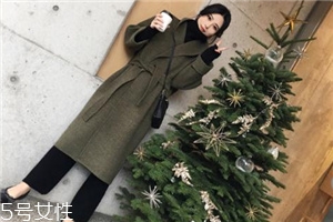 大衣和羽絨服哪個保暖？這個冬天不會冷