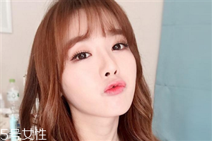 粉棕色眼妝怎么畫(huà)？蜜桃?jiàn)y畫(huà)法