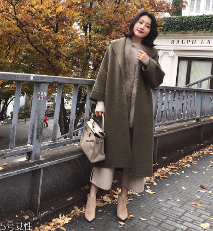 大衣有味道怎么去除？去味道必備小妙招