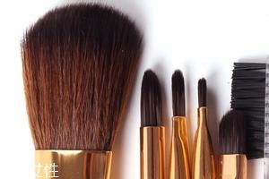 化妝刷買回來要洗嗎？為了衛(wèi)生要清洗