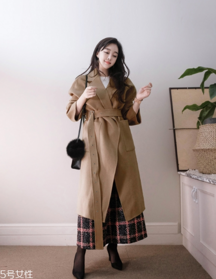 過膝大衣配什么鞋子？瞬間提升自我氣場(chǎng)