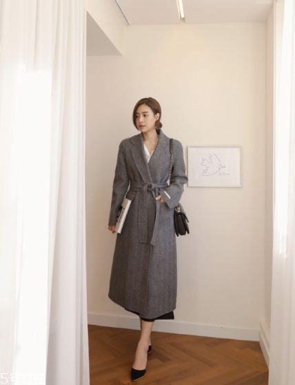 過膝大衣配什么鞋子？瞬間提升自我氣場(chǎng)