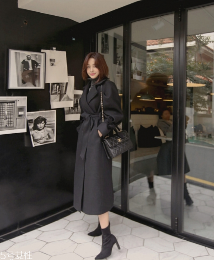 過膝大衣配什么鞋子？瞬間提升自我氣場(chǎng)