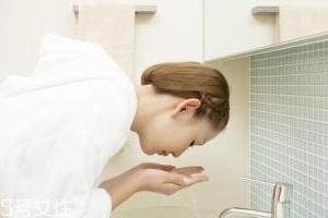 洗臉時(shí)一定要順時(shí)針嗎？只是一種習(xí)慣