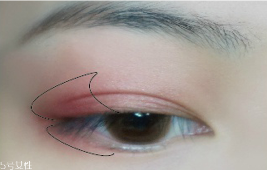 2018秋冬酒紅色眼妝怎么畫？神秘又有女人味的妝容