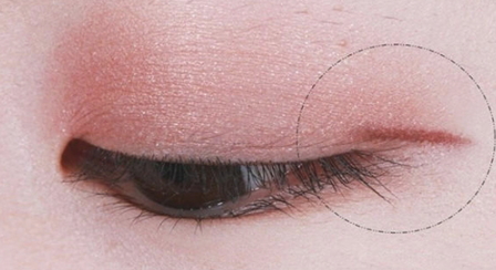 眼線筆可以用什么代替？手邊沒有眼線筆可以這樣做