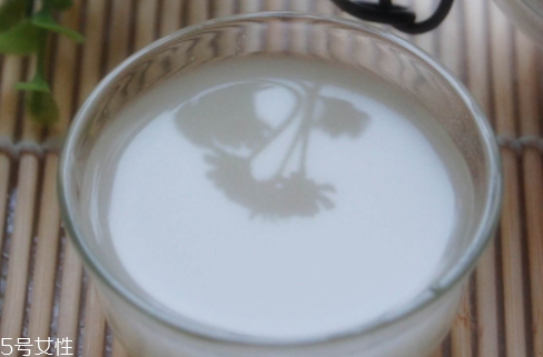 米酒為什么會(huì)有雜質(zhì) 發(fā)酵的結(jié)果 米酒為什么會(huì)有雜質(zhì) 發(fā)酵的結(jié)果