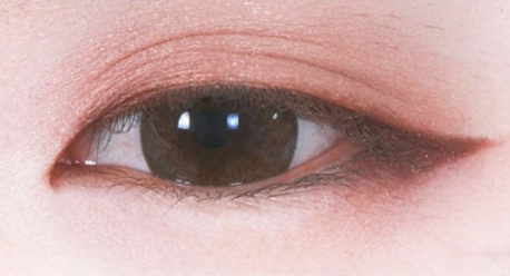 眼線筆可以用什么代替？手邊沒有眼線筆可以這樣做
