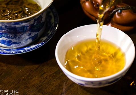 怎么辨別紅茶的好壞 從以下幾個(gè)方面著手 怎么辨別紅茶的好壞 從以下幾個(gè)方面著手